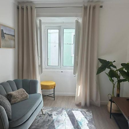 Stylish Renovated Apartment In Chiado Lisboa Eksteriør bilde