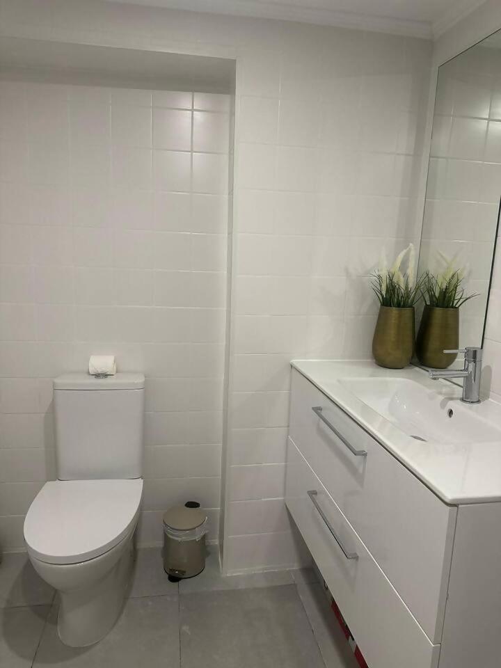 Stylish Renovated Apartment In Chiado Lisboa Eksteriør bilde