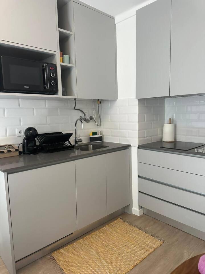 Stylish Renovated Apartment In Chiado Lisboa Eksteriør bilde